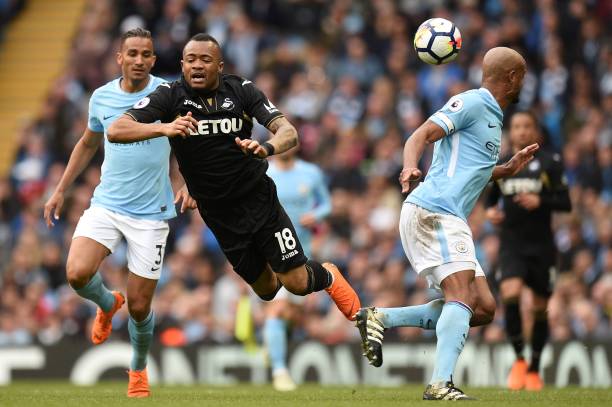 队进攻线的 队进攻线的